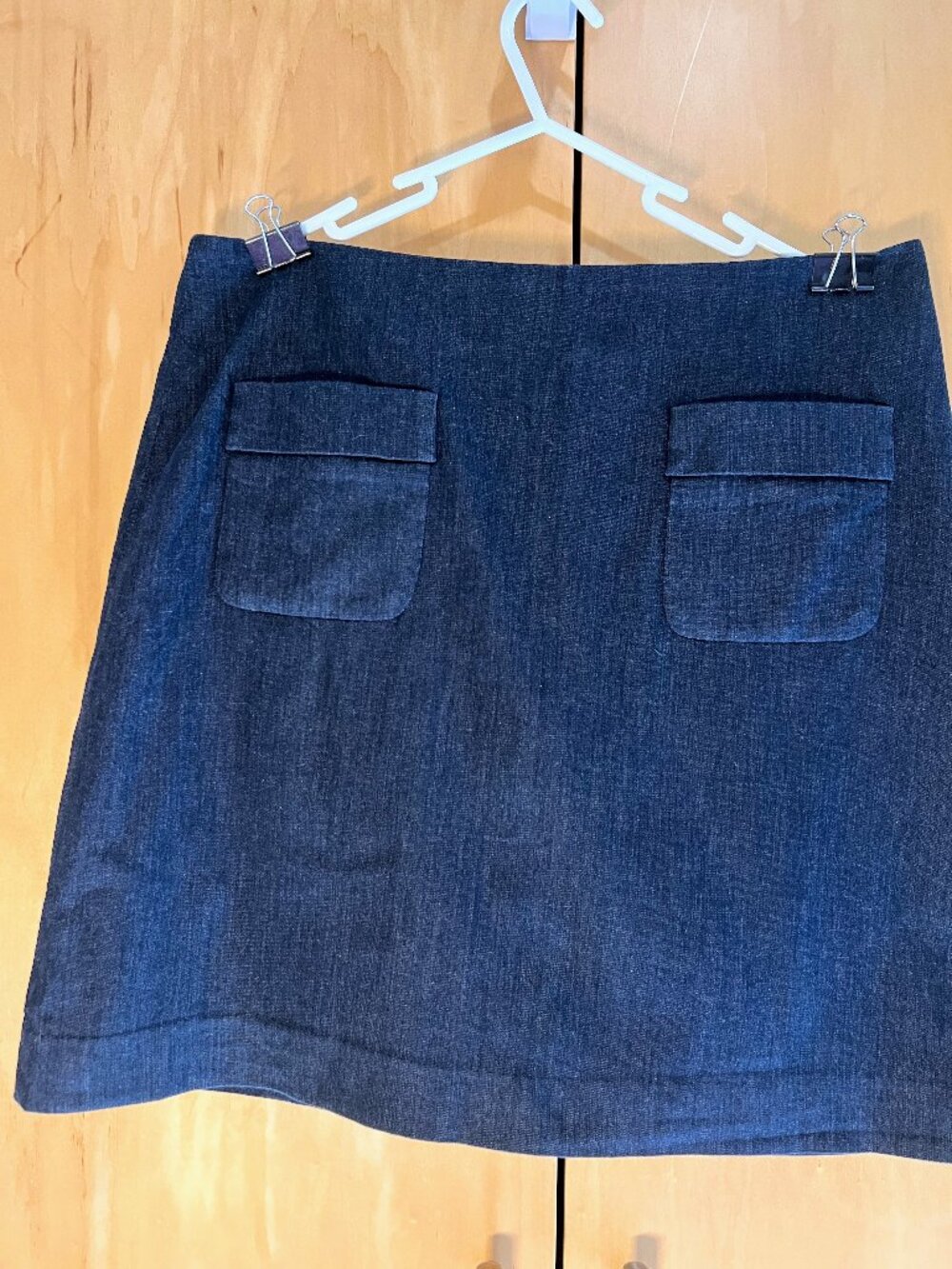 Loft A-line denim skirt with cute front pockets, size 8